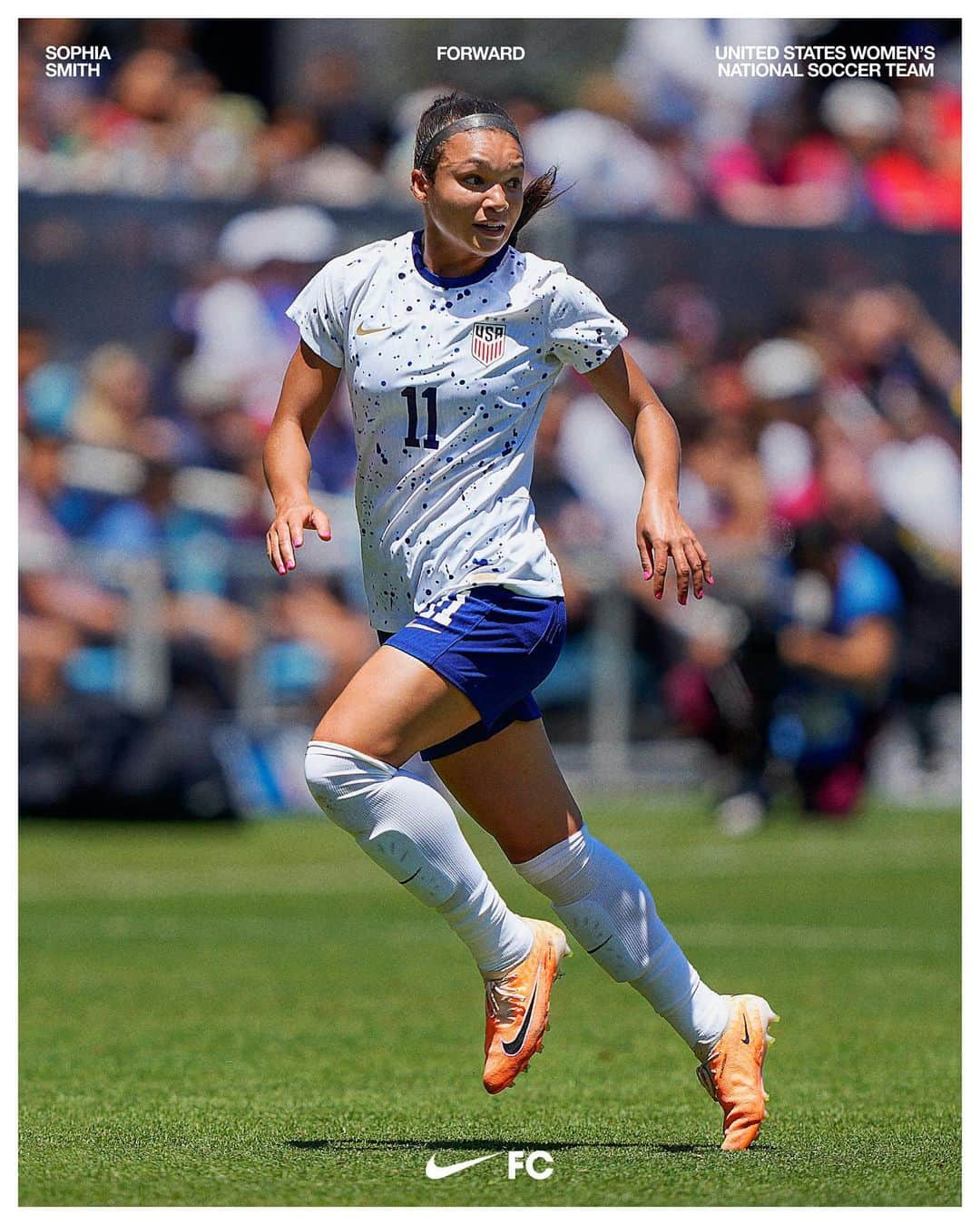 NIKEのインスタグラム：「@sophsssmith and @mrapinoe are lighting up the pitch.  Not content with scoring just one goal in her first tournament—Sophia has grabbed a brace AND an assist to boot 🎯…. she’s doing it all with a smile.   Now the whole world knows, she’s arrived.  Megan; whatever’s thrown her way, she makes the game her own—and she’s hit an awe-inspiring 200 caps. LET IT RIP!  That’s what we call squad goals 🤝.  #NikeFC」