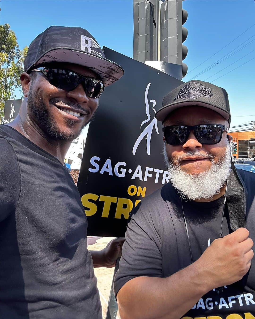 エドウィン・ホッジさんのインスタグラム写真 - (エドウィン・ホッジInstagram)「We can do this for every week for as long as it takes! #sagaftrastrong #wgastrong」7月22日 12時52分 - chaoticsymphony