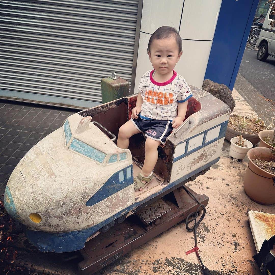 やしろ優さんのインスタグラム写真 - (やしろ優Instagram)「レトロ丸。  #やさ丸 #1歳6ヶ月  #サンダルからこゆび」7月22日 13時15分 - yashiroyuuuu