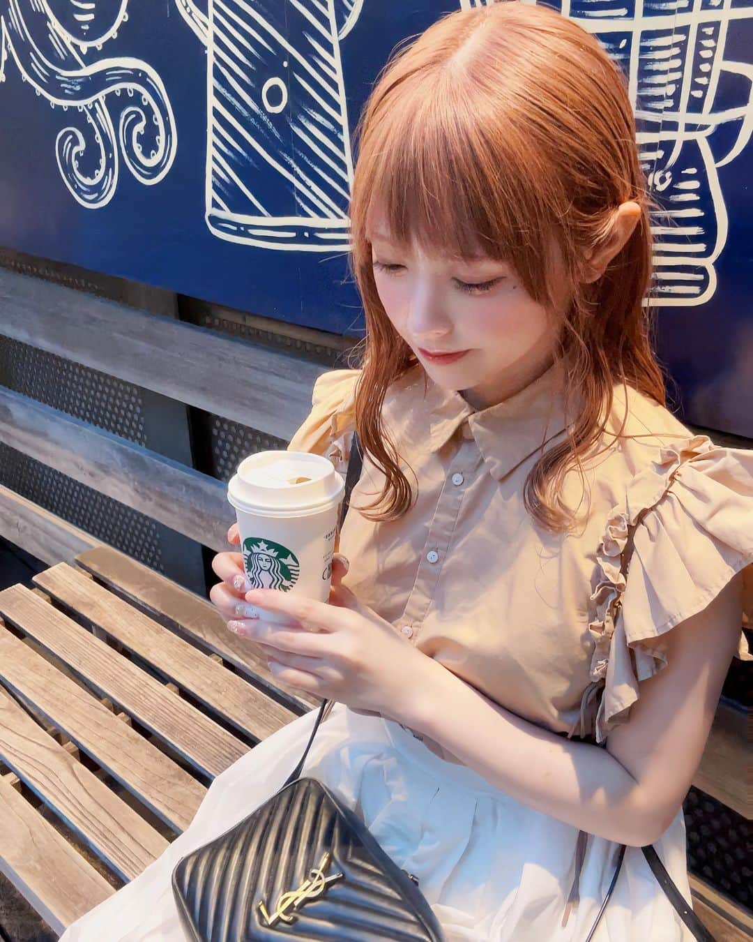 雪森れいらのインスタグラム：「ㅤㅤㅤㅤㅤㅤ ㅤㅤㅤ  ㅤㅤㅤ毎日スタバ行ってる😋 ダイエットカスタマイズにハマり中💕  これオススメ✨  🫖金のダブルキャラメルラテ　159kcal  スターバックスラテ キャラメルシロップ追加 ブロンドエスプレッソに変更 低脂肪ミルクに変更 キャラメルソースを上からかける  🫖フレンチバニララテ　127kcal  アーモンドミルクラテ バニラシロップを追加 リストレットショットに変更  🫖あまうまソイハニーラテ 166kcal  ソイラテ バニラシロップ追加 上からはちみつを3周かける  ㅤㅤㅤ ㅤㅤㅤ ㅤㅤ」