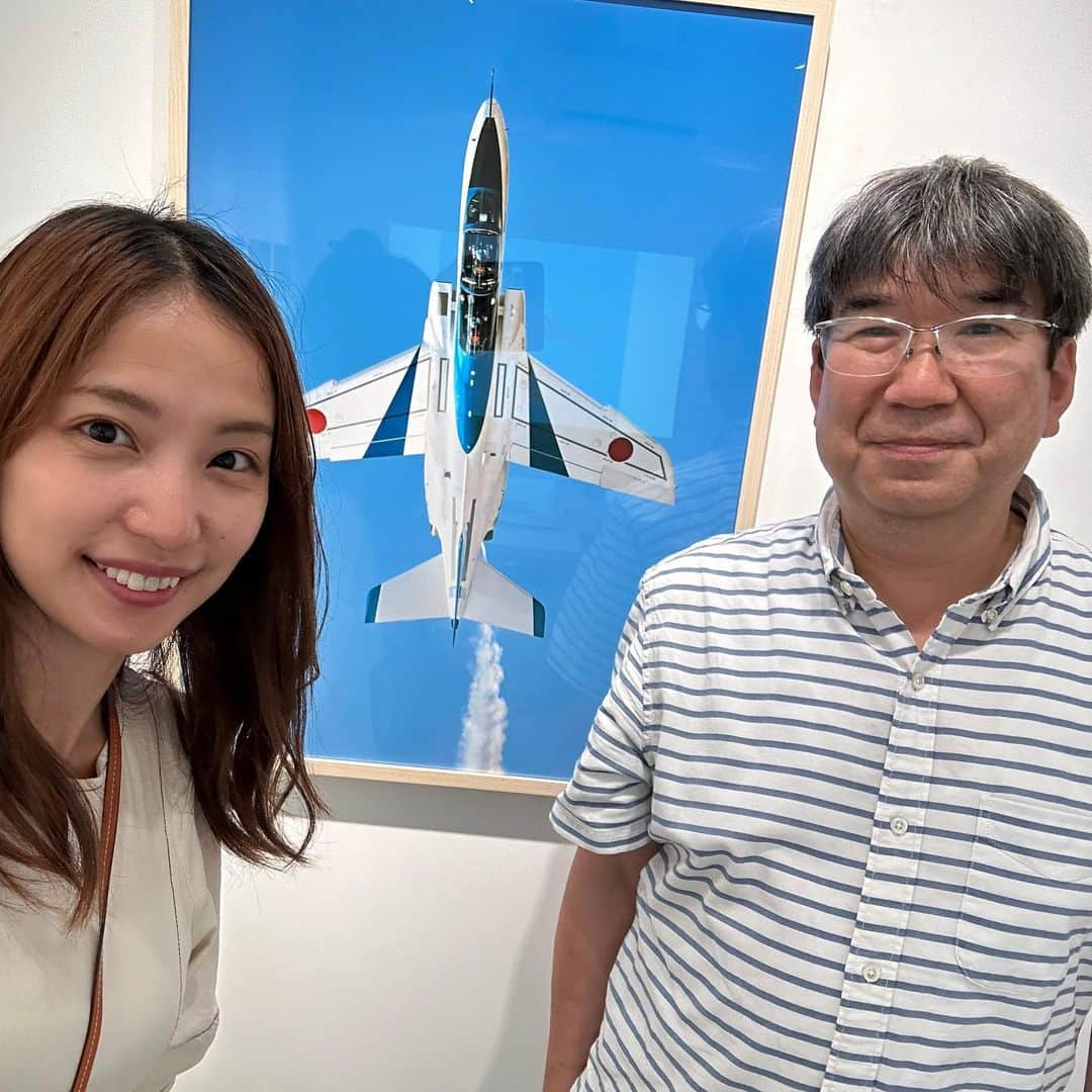 蒼怜奈のインスタグラム：「青野茂昭先生の個展「飛行機標本」に行ってきました。  普段はじっくり見れないアングルで、でも、飛行機の方もぜひ見てほしいと思ってたのかなと思うほどステキなデザインでした。  目黒で明日までやってるみたいです😊✨  #写真展 #個展開催中」