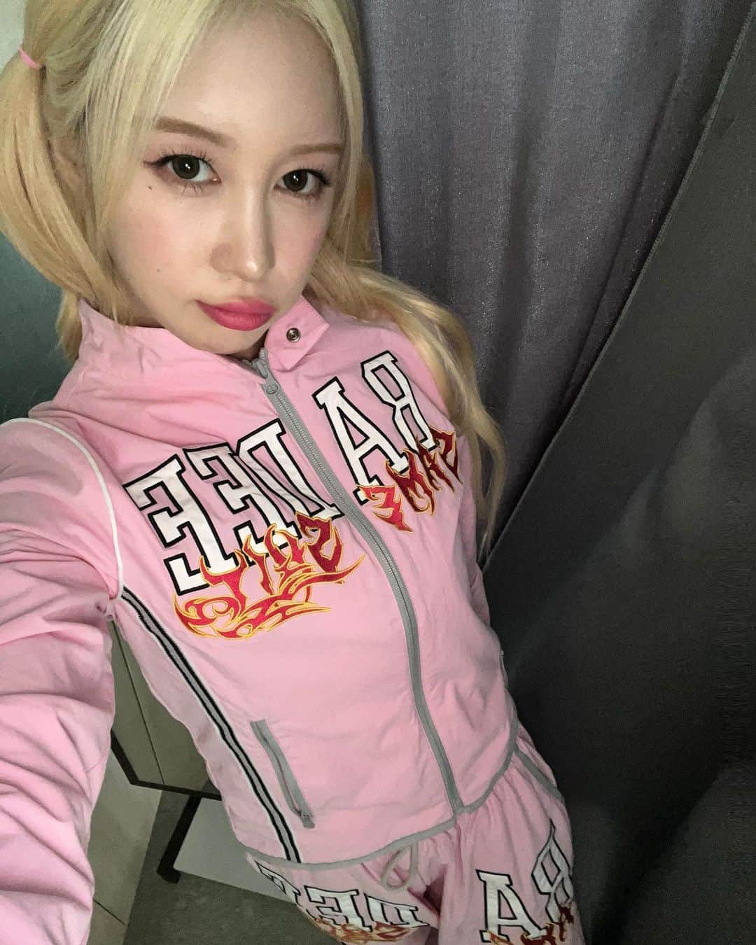 ダヨンのインスタグラム：「🤪」