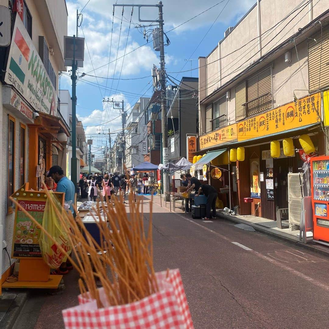 五味隆典のインスタグラム：「久しぶりのお祭り🪅  本日22日土曜日3時からの練習は四年ぶりの西口祭り復活もありRIZIN出場ファイターの公開練習になります。トップファイターの迫力を間近で体感してみてください！ 練習後は写真撮影、サイン、武田選手とテキーラ飲み比べ対決など特典多数！ 入場料三千円 参加予定選手 阿部大治 武田光司 闘志 りんぼー  #東林間#西口祭り#イーストリンカンラスカルジム#相模原ヨネクラボクシングジム#rizin」