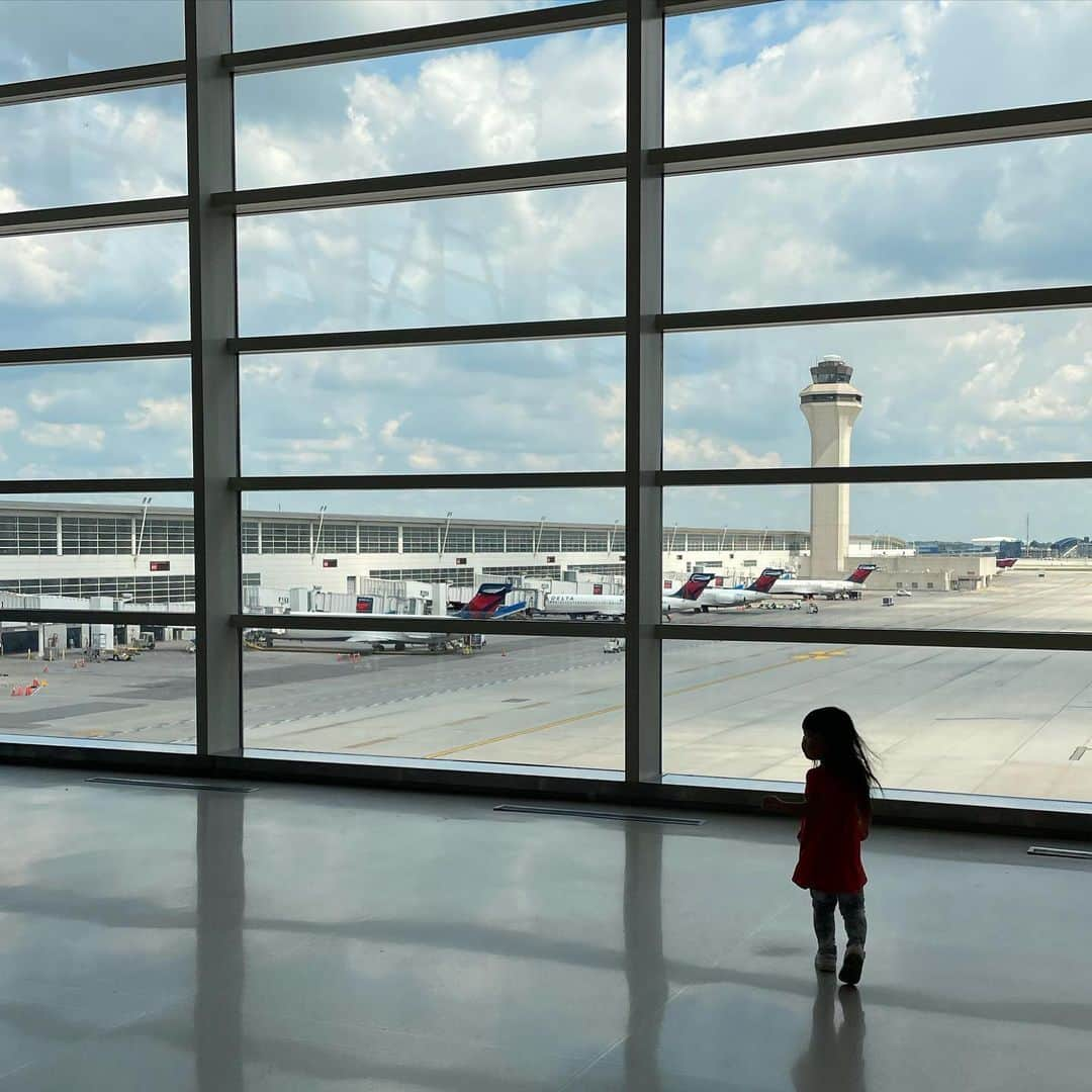 ぽるぽるちゃんさんのインスタグラム写真 - (ぽるぽるちゃんInstagram)「飛んで行きました✈️🇯🇵 寂しいふわと嬉しいみゆでした☺️  日本のみなさんよろしくお願いします😊  #僕もあとで追いかけるよ〜 #2週間ひとりぼっち #ぽる」7月22日 14時37分 - poruporuchan