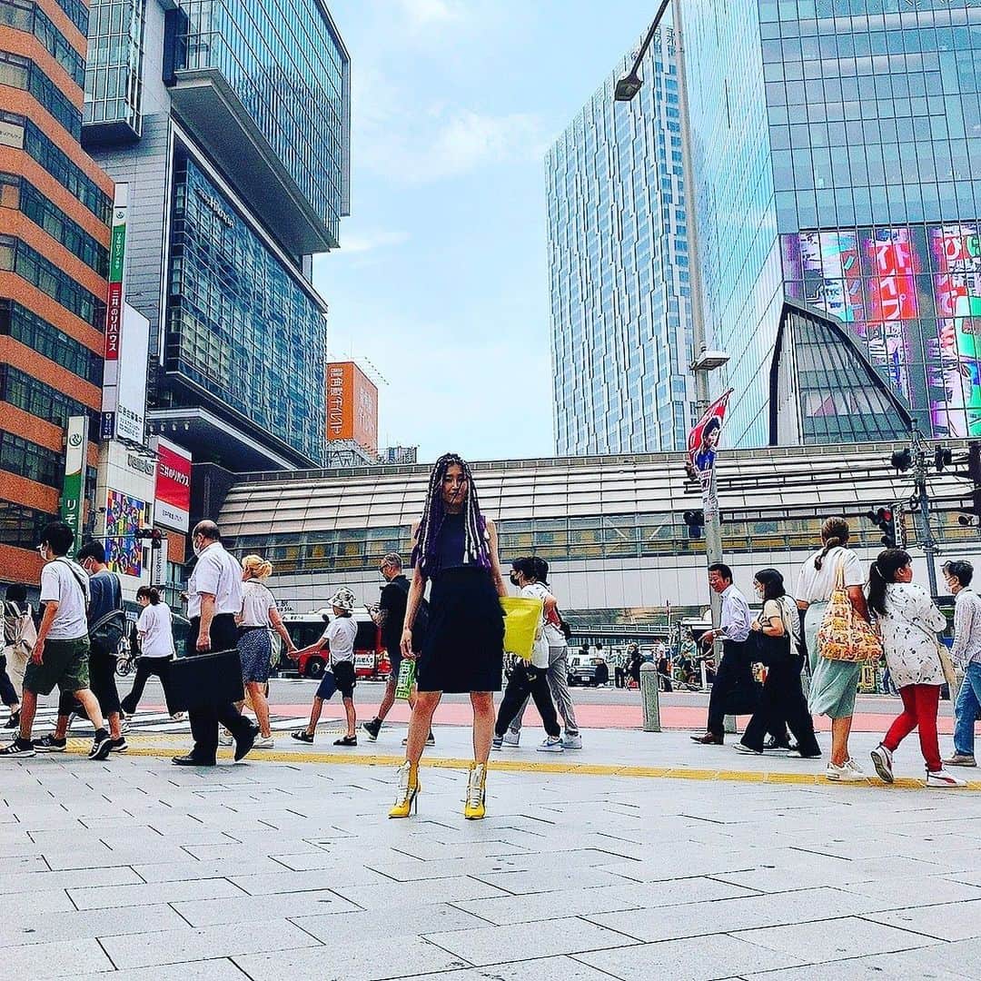 峰なゆかのインスタグラム：「街となゆちゃん #tokyo」