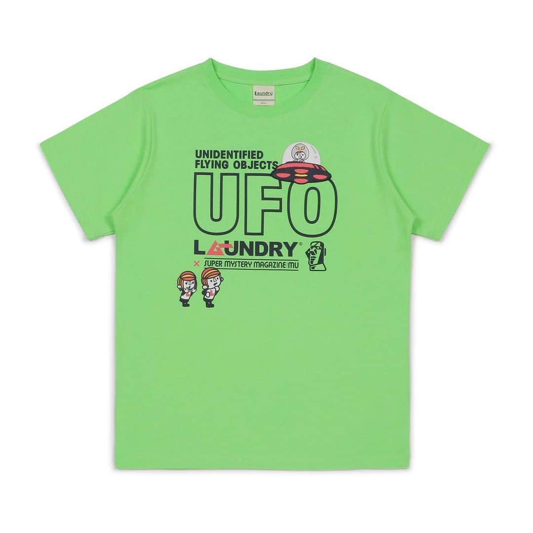 Laundry ランドリーさんのインスタグラム写真 - (Laundry ランドリーInstagram)「世界の謎と不思議に挑戦するスーパーミステリーマガジン「ムー」とLaundryのコラボレーション！   突如出現した未確認飛行物体やビッグフット、チュパカブラ、ツチノコのシルエット。 その正体とは…？  2・3枚目:333-92009 ムーコラボ UFO Tシャツ 5,390円（税込） ユニセックスS/M/L アイボリー/ブラック/ライトグリーン  4・5枚目:333-92010 ムーコラボ UMA BIGTシャツ 6,380円（税込） ユニセックスM/L ホワイト/ライトブルー/ネイビー   6枚目:333-81011 ムーコラボ UMA トートバッグ 3,850円（税込）  7枚目:333-83008 ムーコラボ UMA クリアファイル 385円（税込）   8枚目:333-83009 ムーコラボ B＆G UFO キーホルダー 1,100円（税込）  ＿＿＿＿＿＿＿＿＿＿＿＿＿  詳しいお知らせはプロフィールから ブランドサイトをチェック🧐 ⇒ @laundry_official  最近GETしたアイテムや過去のアイテム・ノベルティなど #laundry038 を付けて投稿すると、 LAUNDRYブランドサイトや、オンラインストアにも掲載されます👍❣  また、LAUNDRY公式インスタグラムでもご紹介させていただきますので 是非皆さまご投稿宜しくお願いします✨  #laundry #ランドリー #Tシャツ #月刊ムー #ミステリーマガジンムー #ムー #コラボ #半袖Tシャツ #ユニセックス #unisex #レディース #ladies #Tシャツコーデ #Tシャツコーディネート  #コーディネート #ファッション #キャラクターデザイン #COORDINATE #fashion」7月22日 14時45分 - laundry_official