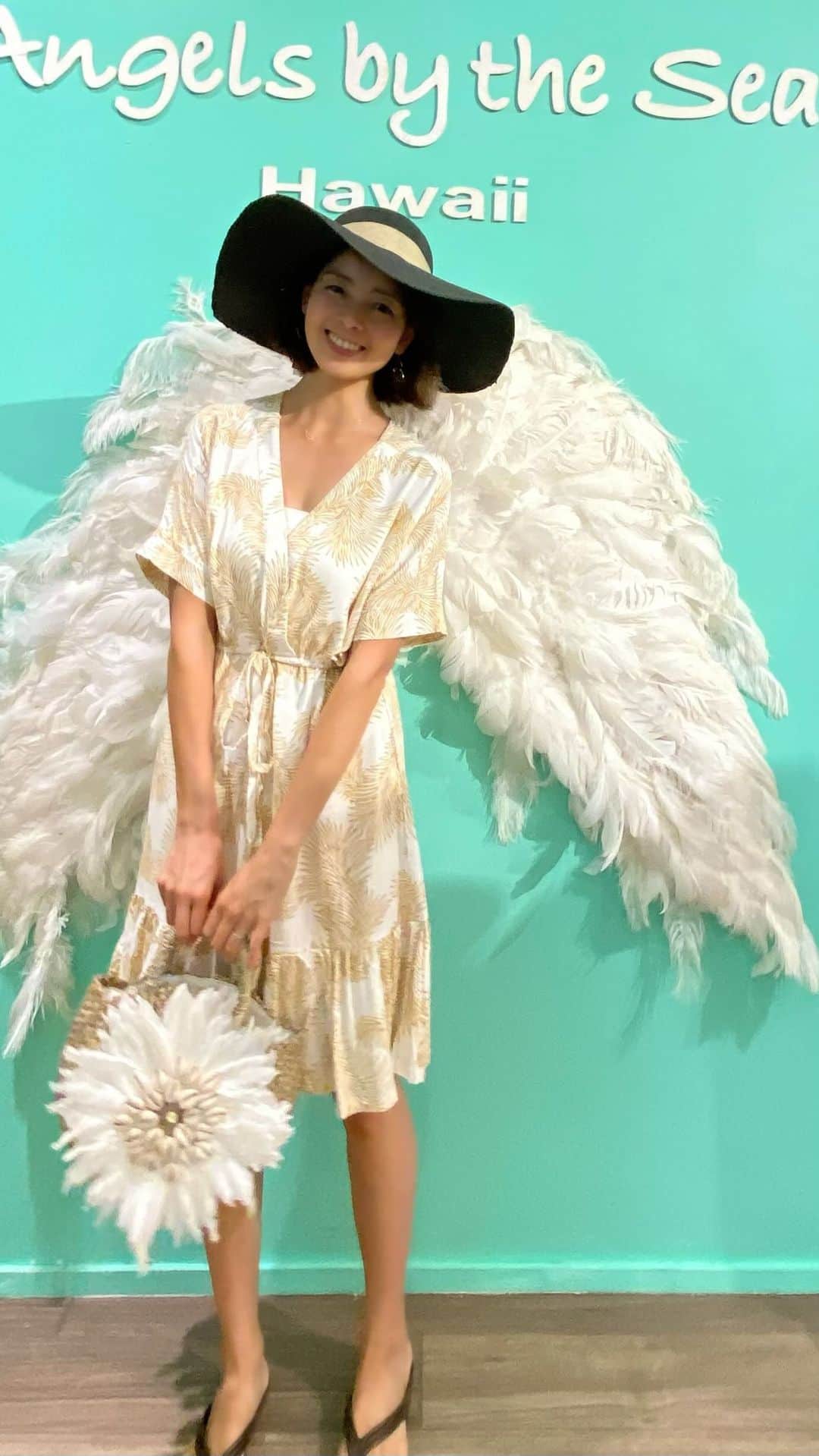 Angels By The Sea Hawaii Waikiki Based Boutiques ?Original clothing designed のインスタグラム：「インスタLIVE📲Tropical Leaves Collection  👗 @angelsbythesea」