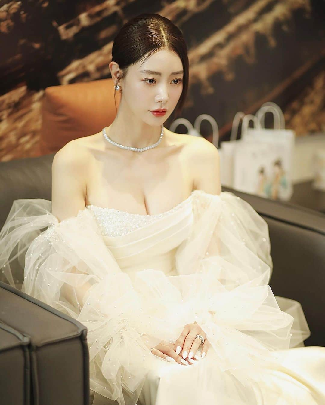 クララさんのインスタグラム写真 - (クララInstagram)「Ambassador of Pingyao Fashion Week @kimmisook_wedding_official」7月22日 15時02分 - actressclara