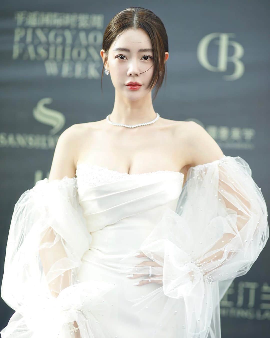 クララさんのインスタグラム写真 - (クララInstagram)「Ambassador of Pingyao Fashion Week @kimmisook_wedding_official」7月22日 15時02分 - actressclara