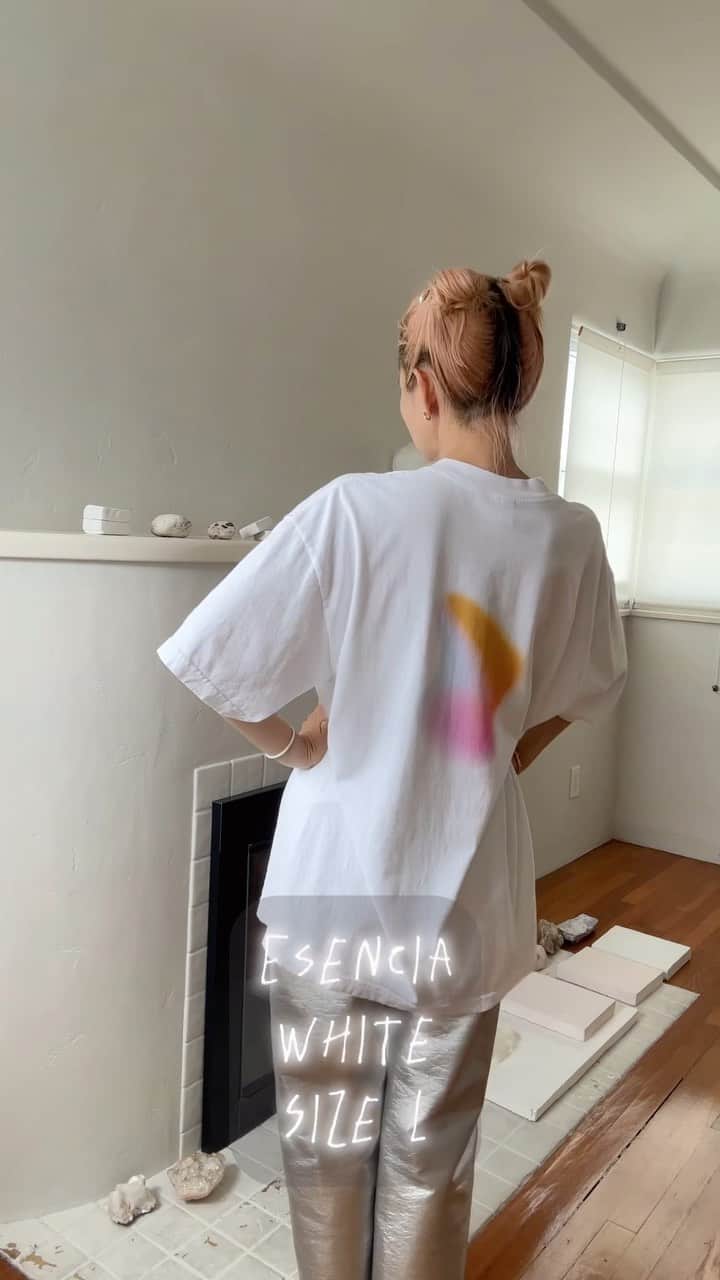 三苫愛のインスタグラム：「@pluiehair @pluietokyo Tシャツ3日間限定発売中です🏃‍♀️🏃‍♀️🏃‍♀️厚手デザインで秋口まで着れそうだし、袖口をまくってバランスを調整できる！色も今までにない色もたくさんなので迷いに迷ってます🫨受注は7/24(月)19:00までだそうで🏃‍♀️🏃‍♀️🏃‍♀️急いで決めます🏃‍♀️🏃‍♀️🏃‍♀️ P.S.なんか喋りがカミカミですみません🙄」