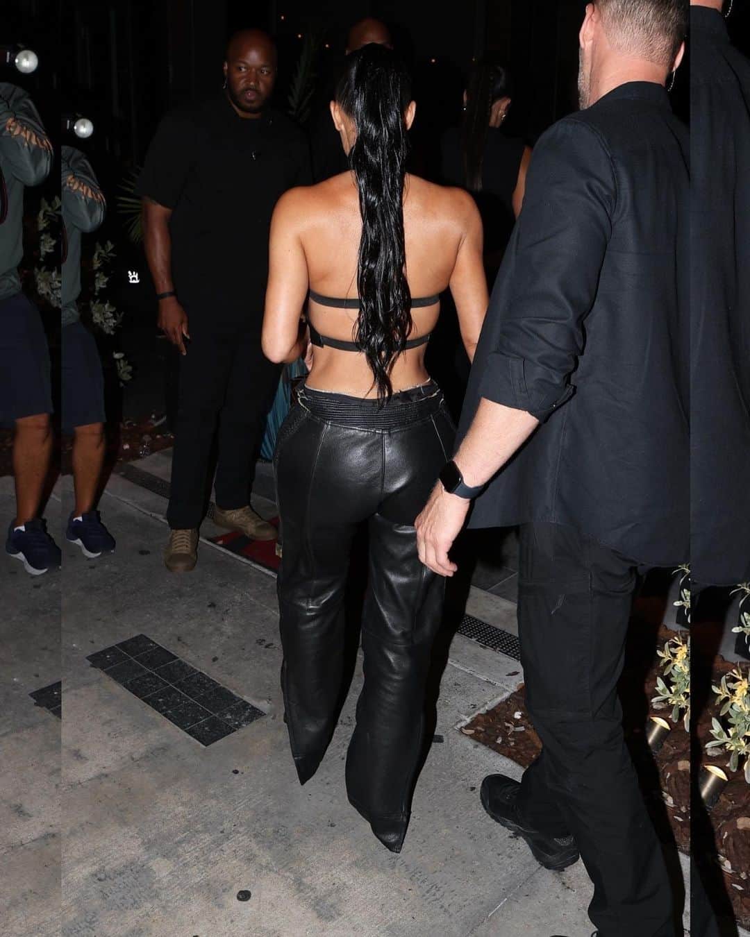 Just Jaredさんのインスタグラム写真 - (Just JaredInstagram)「Kim Kardashian looks fierce in black leather look and her tiny box purse while arriving for dinner at Gekko in Miami #KimKardashian Photos: Backgrid」7月22日 16時07分 - justjared