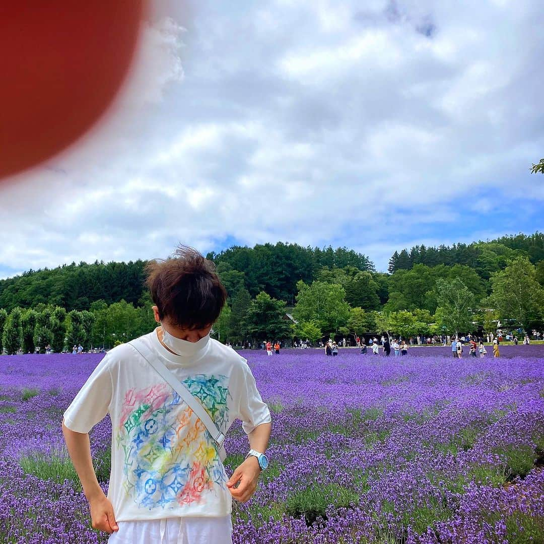 クォン・スンイルさんのインスタグラム写真 - (クォン・スンイルInstagram)「#Lavender 🪻#Hokkaido 🪻 #Furano  #가족여행 하늘엔 가끔씩 아빠손가락이…」7月22日 16時08分 - urbankwon