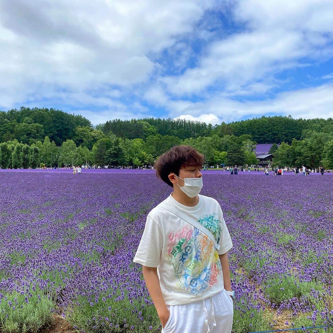 クォン・スンイルさんのインスタグラム写真 - (クォン・スンイルInstagram)「#Lavender 🪻#Hokkaido 🪻 #Furano  #가족여행 하늘엔 가끔씩 아빠손가락이…」7月22日 16時08分 - urbankwon