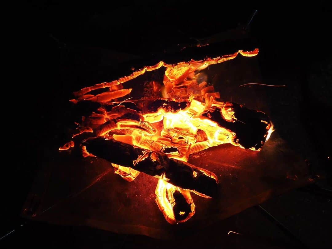 林田洋平のインスタグラム：「オレは火を起こすときだけ本気」