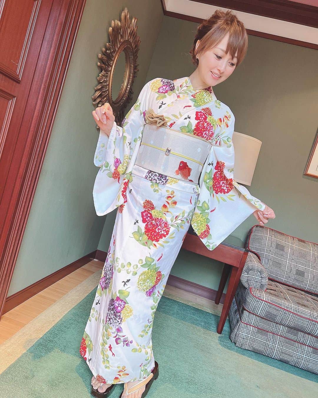 渡辺美奈代さんのインスタグラム写真 - (渡辺美奈代Instagram)「本日の衣装  浴衣・・・furifufurifu  mimatsu.shara.kimono  #浴衣  #納涼祭  #furifufurifu  #mimatsu.shara.kimono #衣装」7月22日 21時33分 - watanabe_minayo