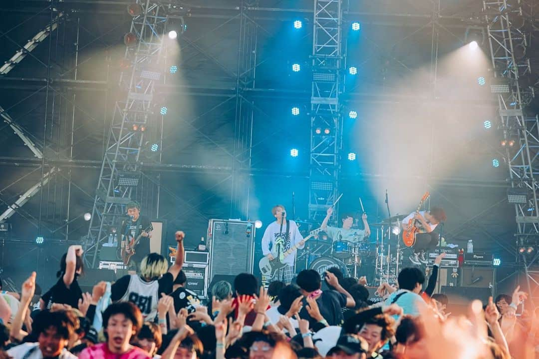 04 Limited Sazabysさんのインスタグラム写真 - (04 Limited SazabysInstagram)「. 7/22(土) 舞洲スポーツアイランド 『OSAKA GIGANTIC MUSIC FESTIVAL2023』  📸@junpeihiyoshi」7月22日 21時36分 - 04limitedsazabys_official