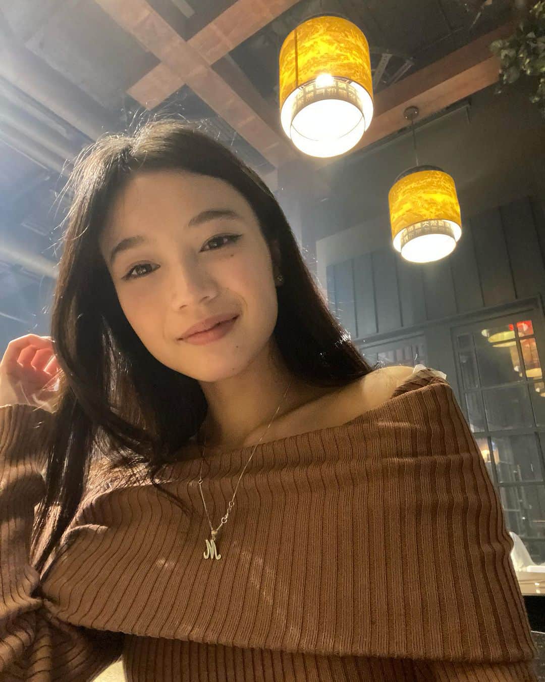 かたまりこりこのインスタグラム：「反転無しノーマルは盛れるけど反転ありは左右非対称だから盛れないのが私です😀」