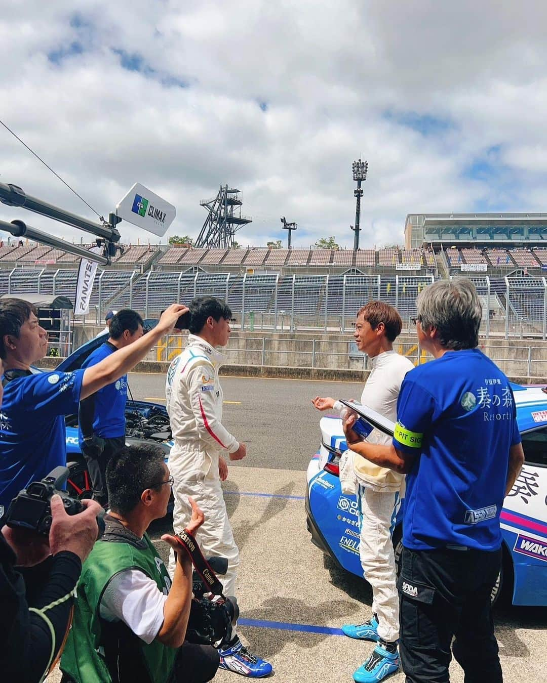 後藤佑紀さんのインスタグラム写真 - (後藤佑紀Instagram)「夏コスお披露目🩵🩵  GR86/BRZcup Rd.3 @モビリティリゾートもてぎ  予選は正式結果を受け明日の決勝は 11号車脇阪寿一選手 5番手 112号車石森聖生選手 21番手 からのスタートとなります！  マシンの調子も良さそうなので 明日の追い上げに期待大大大です🔥  今日もかなり暑かったのでみんなゆっくり休んでね🥵  明日の決勝も11号車、112号車、ASSO MOTOR SPORTSの応援をよろしくお願いします☺️🩵🩵   #gr86 #gr86brzcup #奏の森 #奏の森リゾート #キャンプ #グランピング #オウルテック  #owltech #レースクイーン #モビリティリゾートもてぎ」7月22日 16時21分 - kinochan0219