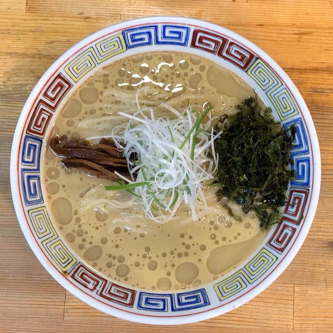 井上幸太郎のインスタグラム：「毎夏恒例、東十条のラーメン屋さん「机上の空論」の冷やし牡蠣そば。 暑い日ほどこのスープがたまらない。。。」