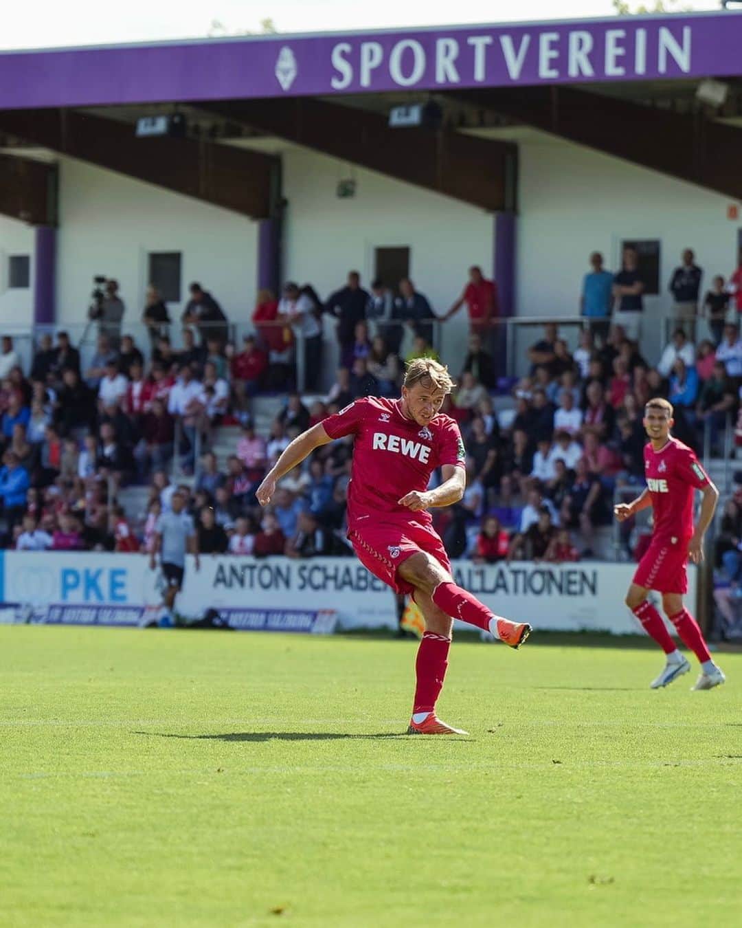 1.FCケルンのインスタグラム：「Der #effzeh hat sein Trainingslager 2023/24 mit einem 1:1 gegen RCD Mallorca beendet ⚽️ Direkt im Anschluss ging es wieder heimwärts ✈️」