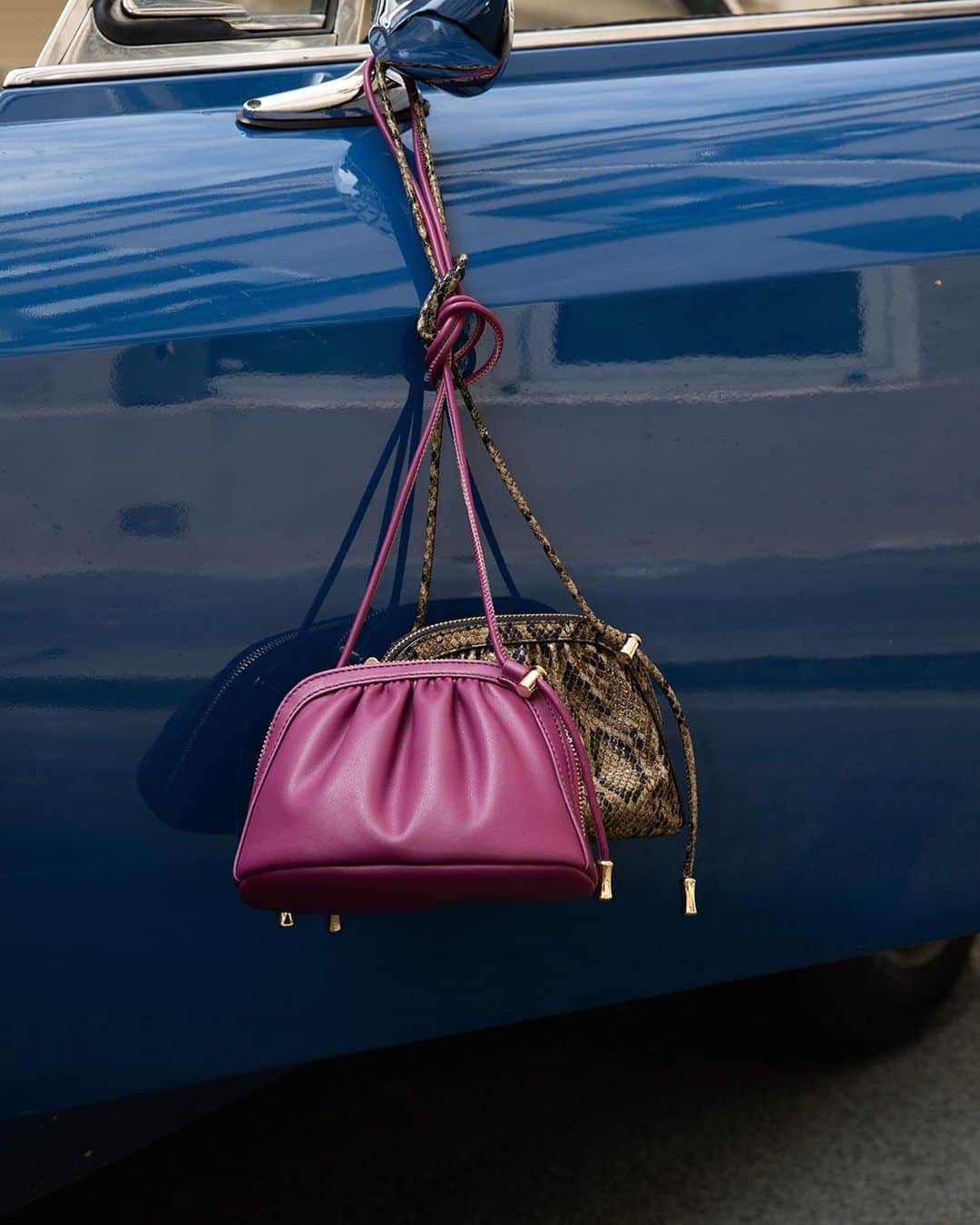 アーペーセーのインスタグラム：「The new colorways of the Ninon line, made in a recycled, leather-like material.  New #APCParis bags, available now in stores and online.⁣  Photographer: @mauromaglione_mm Art Direction: @charlottecolletcollet」