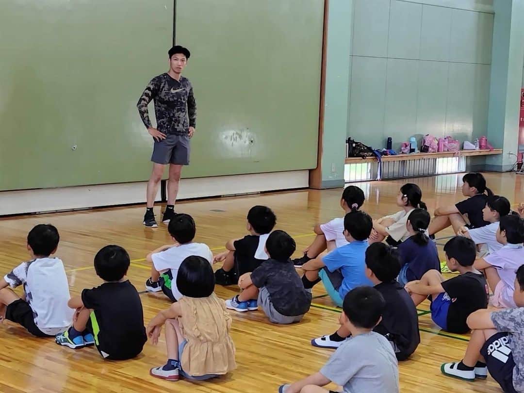 村田諒太のインスタグラム：「徳島新未来創生アドバイザーに就任させて頂きました。 今日はボクシング・かけっこ教室を行わせていただきました。 参加していただいた皆様、運営に携わってくださった皆様ありがとうございました。 徳島県のスポーツ文化が発展していく上で自分が力になれるのなら、とてもやりがいがあり、これからも機会があればぜひ参加していきたいです。 #徳島県」