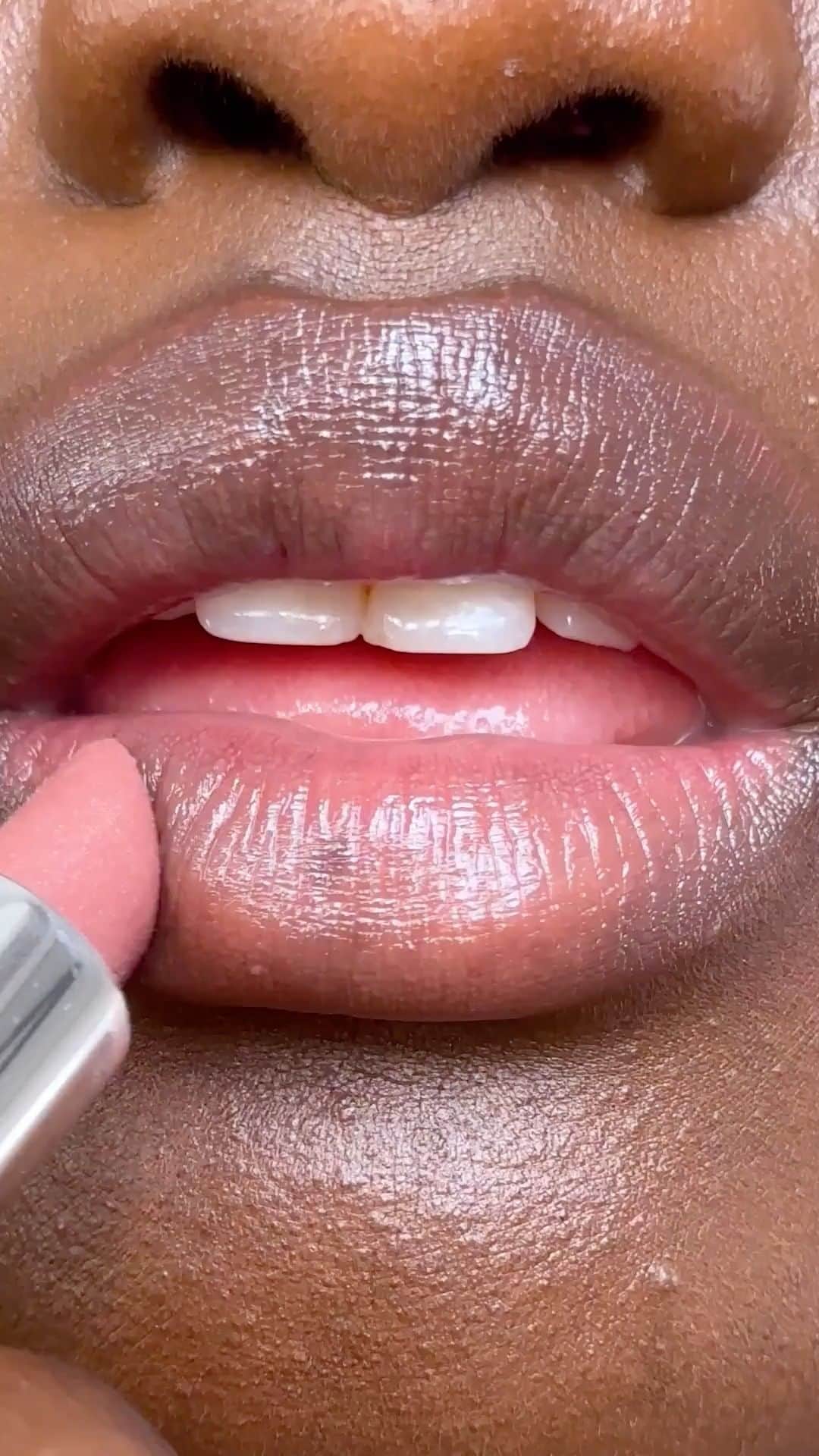 M·A·C Cosmetics UK & Irelandのインスタグラム：「Them: I LOVE your lipstick, what is that? 👀 Us: Thanks, It’s M·A·C   Formulated with Hyaluronic Acid and Shea Butter to nourish your lips and your ego after all the compliments you’ll be getting 😏  Shop in-store now!  #MACCosmeticsUK #MACLipstick #ThanksItsMAC」