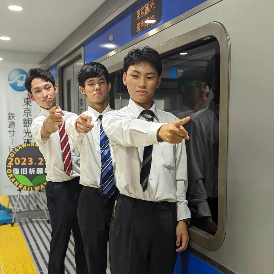 東京観光専門学校さんのインスタグラム写真 - (東京観光専門学校Instagram)「夏休みオーキャンスタート🌻🍧 #鉄道サービス学科 の 1年生 #学生スタッフ  ようやくデビューしました🎉  今日は #鉄道会社 の #就職試験対策 として、#SPI の問題に挑戦✊ 明日は #クレペリン の体験ができますよ🐥  夏休みにたくさんの方に お会いできますように😆‼️ #東京観光専門学校　#オープンキャンパス　#オーキャン　#夏休み　#鉄道マン　#学スタ　#高校生　#職業体験　#体験実習　#鉄道好きな人と繋がりたい　#撮り鉄　#乗り鉄」7月22日 17時05分 - tokan_1967