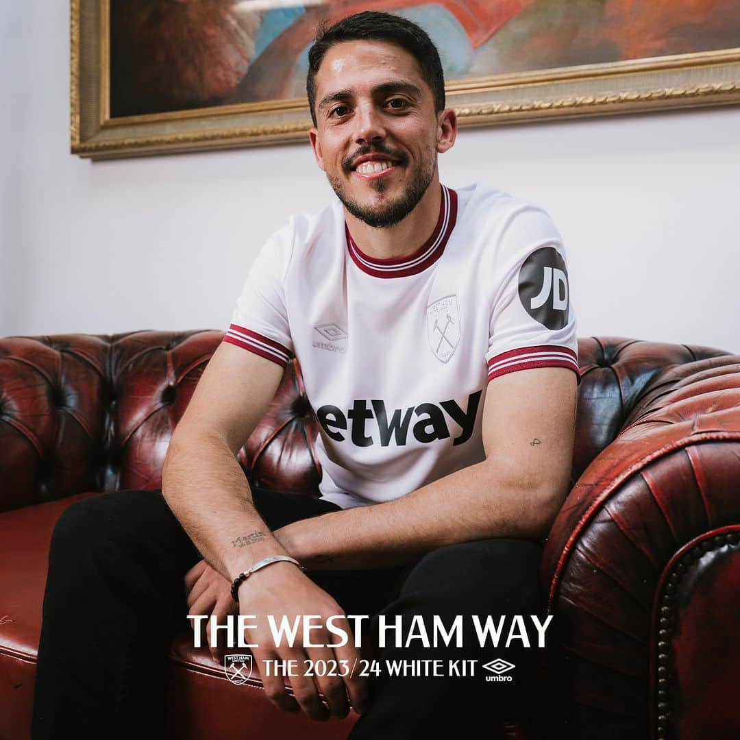 UMBROさんのインスタグラム写真 - (UMBROInstagram)「The @westham way ⚒️.  Presenting the 23/24 White Kit ⚪.  Available to pre-order now via umbro.co.uk.  #umbro #westham #thisisourgame」7月22日 17時05分 - umbro