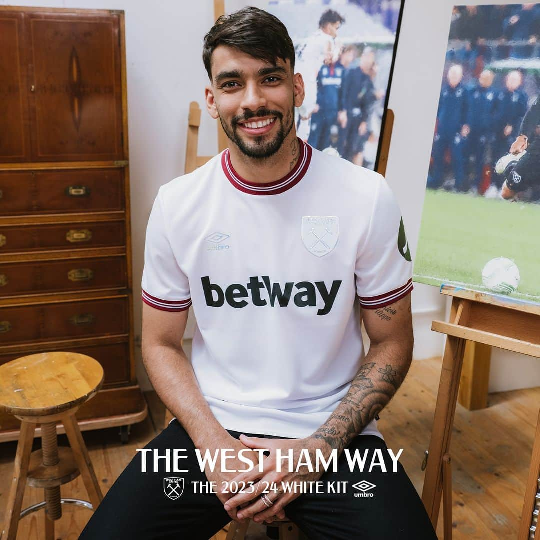 UMBROさんのインスタグラム写真 - (UMBROInstagram)「The @westham way ⚒️.  Presenting the 23/24 White Kit ⚪.  Available to pre-order now via umbro.co.uk.  #umbro #westham #thisisourgame」7月22日 17時05分 - umbro