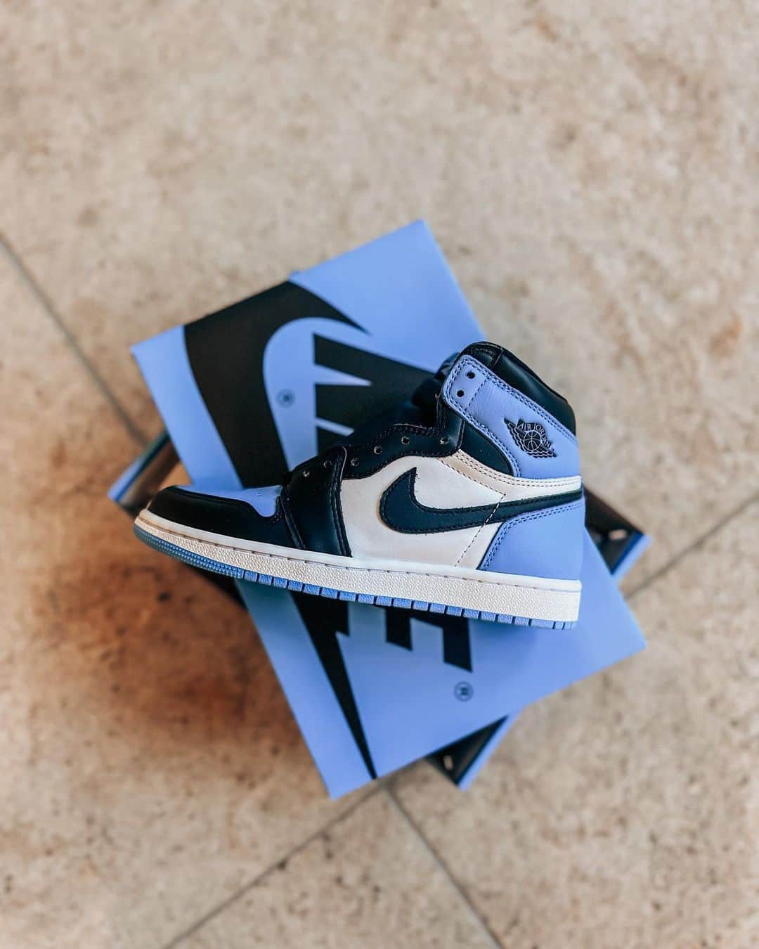 KING-MASAのインスタグラム：「Lovely color pallet 🩵💙 金額に違和感🤣」