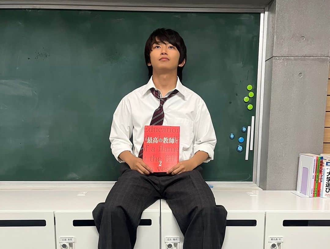 加藤清史郎のインスタグラム：「『最高の教師』第2話 今夜22時  第1話の放送から、もう1週間経ったんですね…  皆さんのご感想、無事、届いておりますよ。  今夜も色んな人の覚悟と解放が見られる気がします。  相楽琉偉がそこに、どう関わっていくのか  お楽しみに。  @saikyo_ntv #最高の教師 #最教 #サイキョー #第2話 #相楽琉偉 #加藤清史郎」