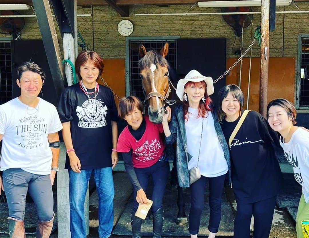 杏子さんのインスタグラム写真 - (杏子Instagram)「念願の #岡山乗馬倶楽部 に行ってきました！  引退競争馬のセカンドキャリアのを応援する  #TCC の会員になって、約5年  チョコっとオーナーになっている #グラッツィア にやっと会えました。  穏やかで、食いしん坊で、男前💞  次は、ちゃんと乗れるようになりたいなっ🐎」7月22日 17時25分 - kyoko_anzu