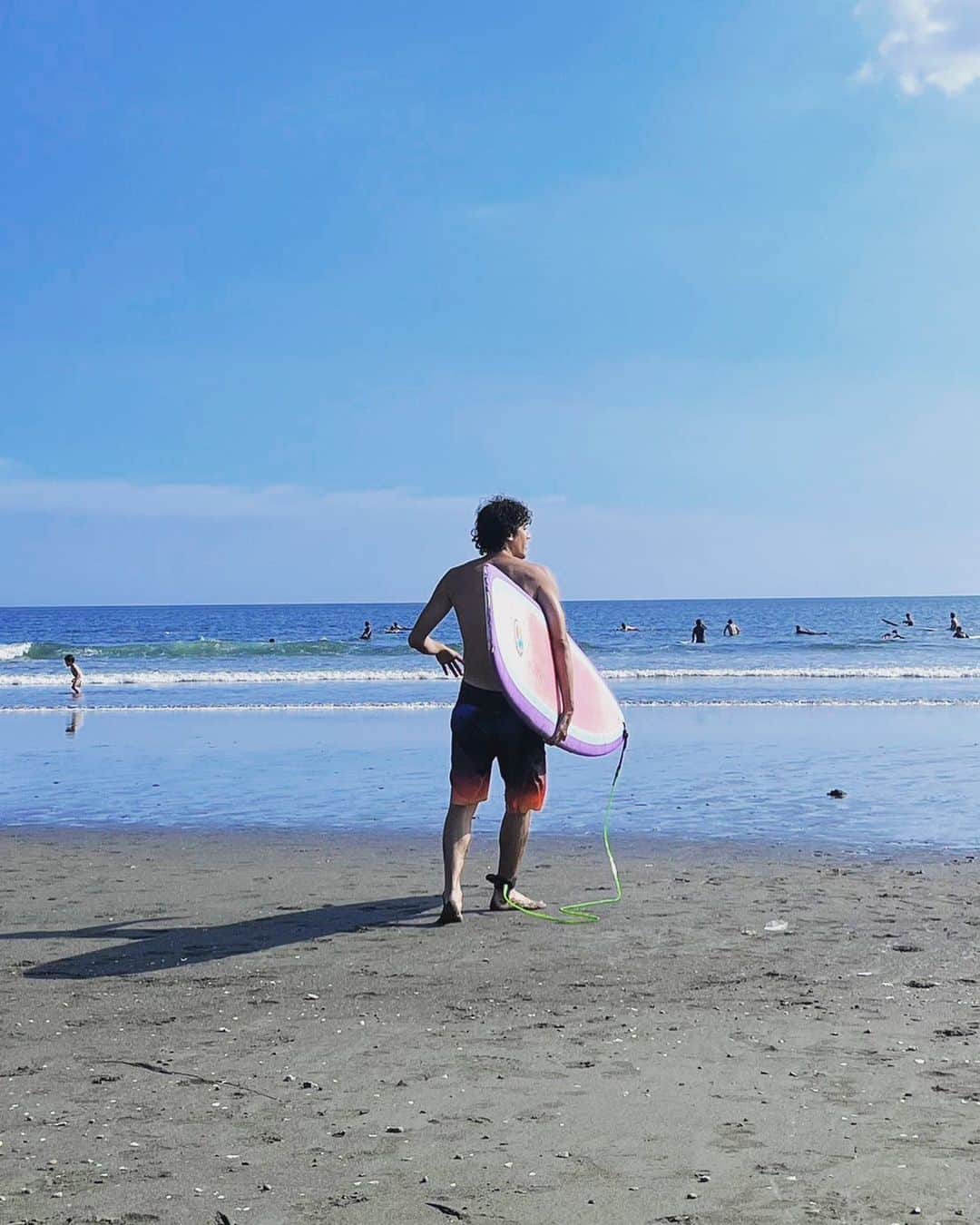 澁澤侑哉のインスタグラム：「たまには海に走って行こう🏃🏾‍♂️ . . . #japan #sea #surfing」