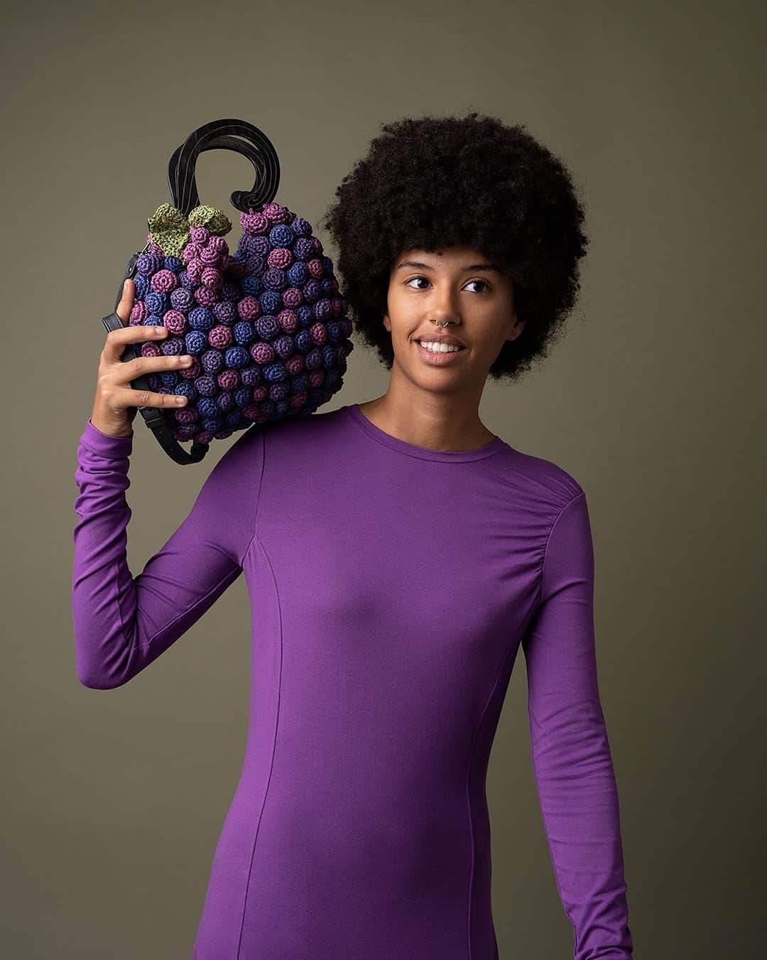 ジャマンピュエッシュのインスタグラム：「The juiciest bag in our summer collection, Kalamuska is inspired by end-of-summer grape harvesting 🍇」
