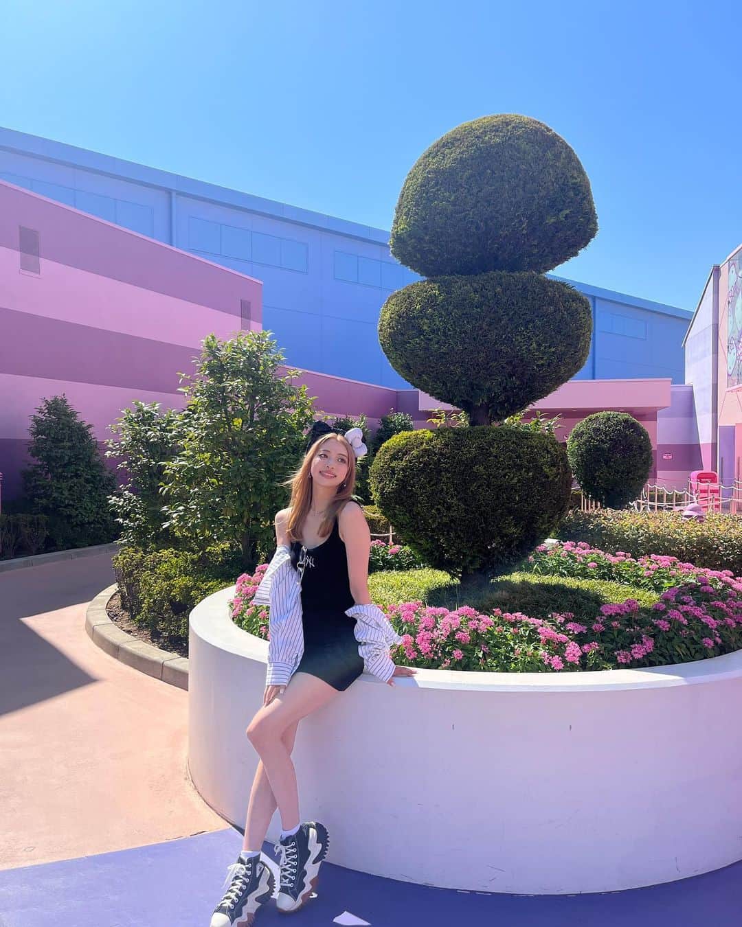 神田萌衣のインスタグラム：「夏はやっぱミニ丈が好きです🙂🎀」