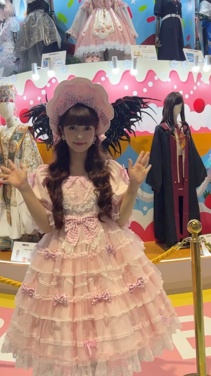 のインスタグラム：「bilibili world 2023 in Shanghai 谢谢大家开心🥳  上海で行われたビリビリワールド2023イベント1日目ありがとうございました💕沢山のファンの方と会えて幸せでした💕」