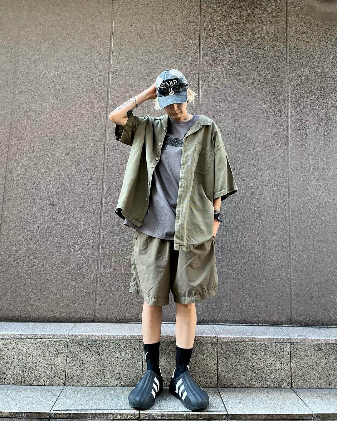 ジャムルのインスタグラム：「@hypnotic_club   Nu-Logo Tee ¥4800 tax in . L.L.bean オープンカラーシャツ ¥5400+tax(5940) . NIKE ナイロンショーツ ¥6200+tax(6820) . WEB SHOPに入荷しております。 是非ご覧ください。 jammru.com  #お問い合わせはお電話で承ります #jammru#hypnotic_club #osaka  #fashion  #streetstyle  #streetfashion  #vtg  #vintage  #used  #usedclothing  #古着 #古着屋 #ファッション #70s #80s #90s」