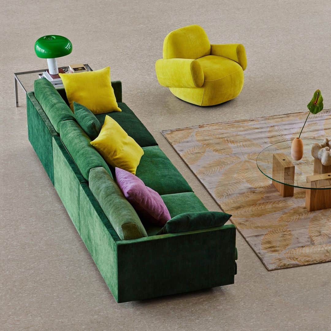 eilersenのインスタグラム：「The Great Ash in the new colour combination Bloom together with the Havana lounge chair dressed in yellow.⁠ ⁠ Sofa: Great Ash sofa designed by Jens Juul Eilersen in multicolour Bloom⁠ Chair: Havana designed by Lab15 in Soft 08⁠ Tables: Puzz table and Frame table with glass tabletop⁠ ⁠ ⁠ ⁠ #eilersen #eilersenfurniture #myeilersen #enjoyaneilersen #greatash #jensjuuleilersen #funen #pierresindre #homedecor #sofa #danishdesign #inredning #finahem #interiorlovers #interiordesign #modernliving #minimalism #nordiskehjem #nordicinspiration #nordicliving #craftsmanship #boligindretning #designinterior #livingroominspo #boliginspiration  #hemindredning #schönerwohnen #nordicminimalism #designinspiration #throughgenerations」