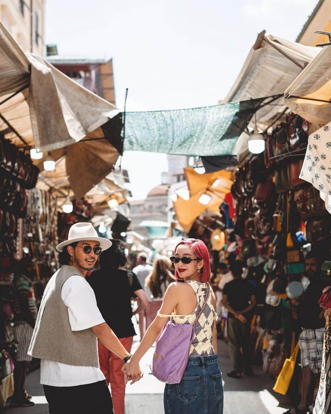 KENNY（吉原健司）のインスタグラム：「Wedding Photos in Italia 🇮🇹  [オフショット編] オフショットもとても魅力的に撮っていただき感謝。  そして今日7/22は結婚一年記念日でした。みんなに公表してから本当にあっという間の一年。いつも支えてくれるみんなに感謝。側で支えてくれる妻に感謝。  produce by @espousal_wedding_event @watabewedding Photo by @laviefactory  #ワタベウェディング  #watabewedding #ESPOUSAL  #エスポーザル #laviefactory #ラヴィファクトリー」