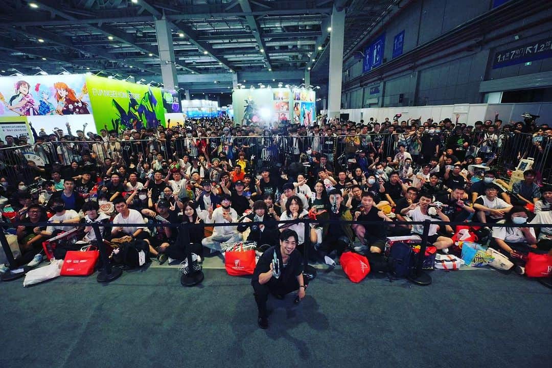 谷口賢志のインスタグラム：「bilibiliWORLD2023  2日目終了。  今日も、大きな愛を受け取りました。  みなさんの想いと共に日本へ帰ります。  深謝。  #BW2023 #上海 #スーパー戦隊 #仮面ライダー #ウルトラマン #谷口賢志」