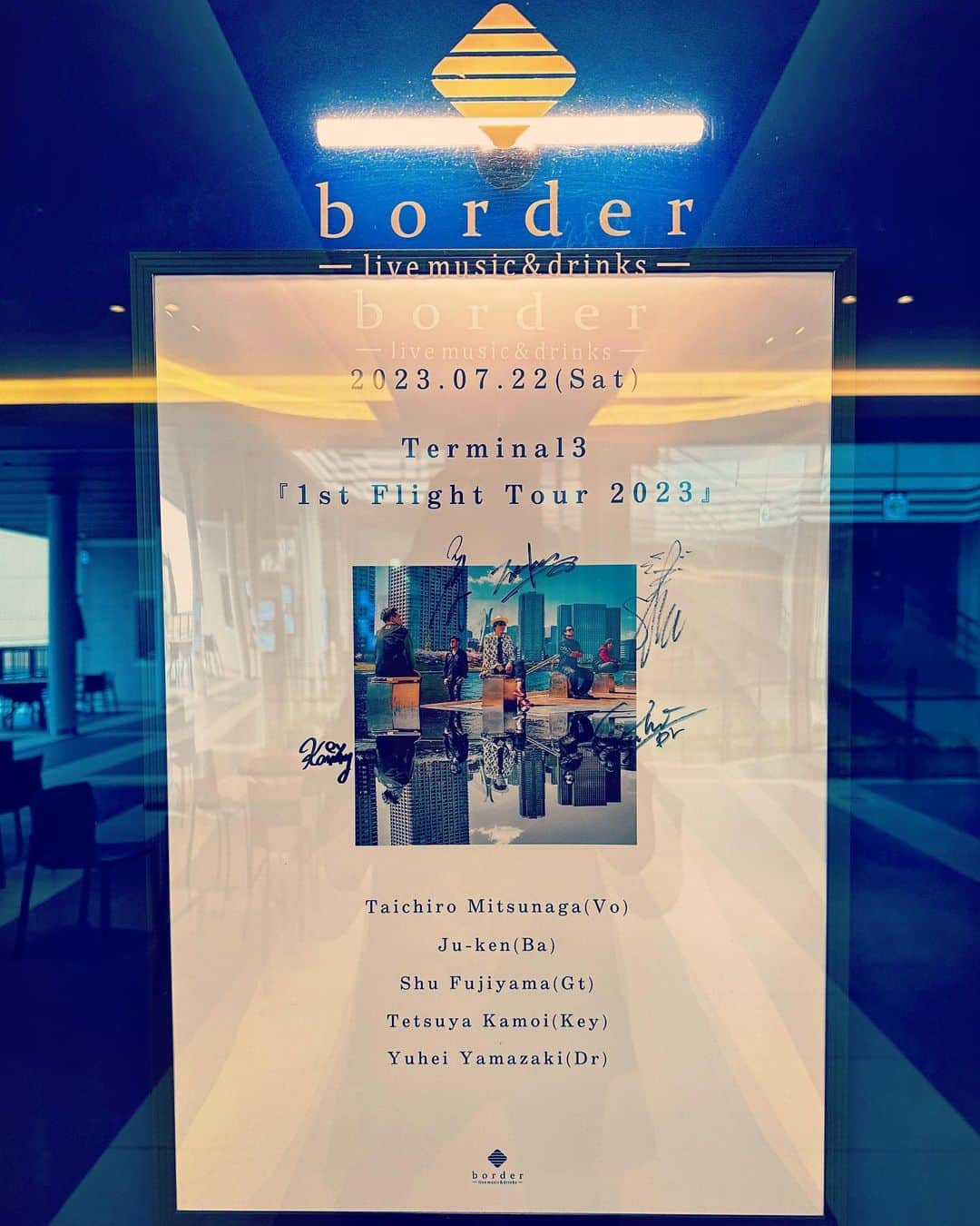 Ju-kenのインスタグラム：「Terminal3 at border in Fukuoka  幻のポスター💙  #terminal3」