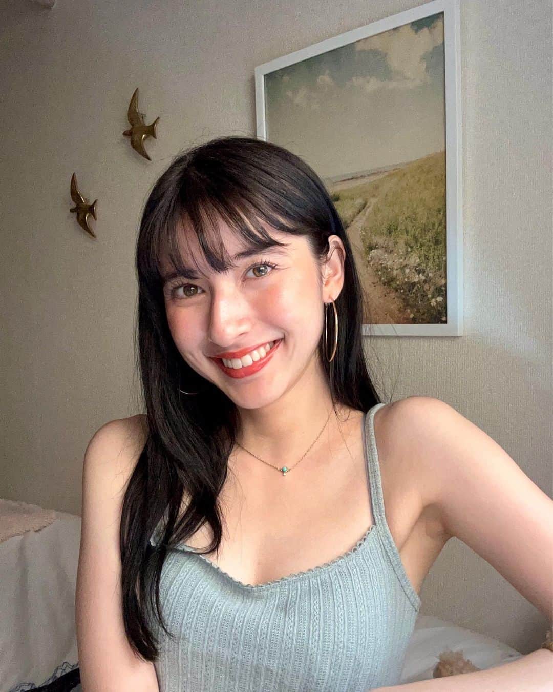 LINA（吉村リナ）のインスタグラム：「𝗛𝗲𝗹𝗹𝗼❤️  このあと１９時〜 とっても久しぶりに NEW VIDEO を YouTubeにアップします！🎥  不定期なYouTubeチャンネルでもいつも楽しみに待ってくださって、 視聴してくださっている皆さん。 本当にありがとうございます✨✨  今夜は、友達とのDinnerに出かける直前のリアル「𝗚𝗲𝘁 𝗿𝗲𝗮𝗱𝘆 𝘄𝗶𝘁𝗵 𝗺𝗲!」 スペインから一昨年お届けした以来の最新版ナチュラルメイク & 夏服コーデの動画になります😘💋  気楽に気分転換したいときや、 参考になるものが少しでもあれば嬉しいです🙈  いつも本当にありがとう。  𝘐 𝘩𝘰𝘱𝘦 𝘺𝘰𝘶 𝘦𝘯𝘫𝘰𝘺!!  𝘓𝘰𝘷𝘦,」
