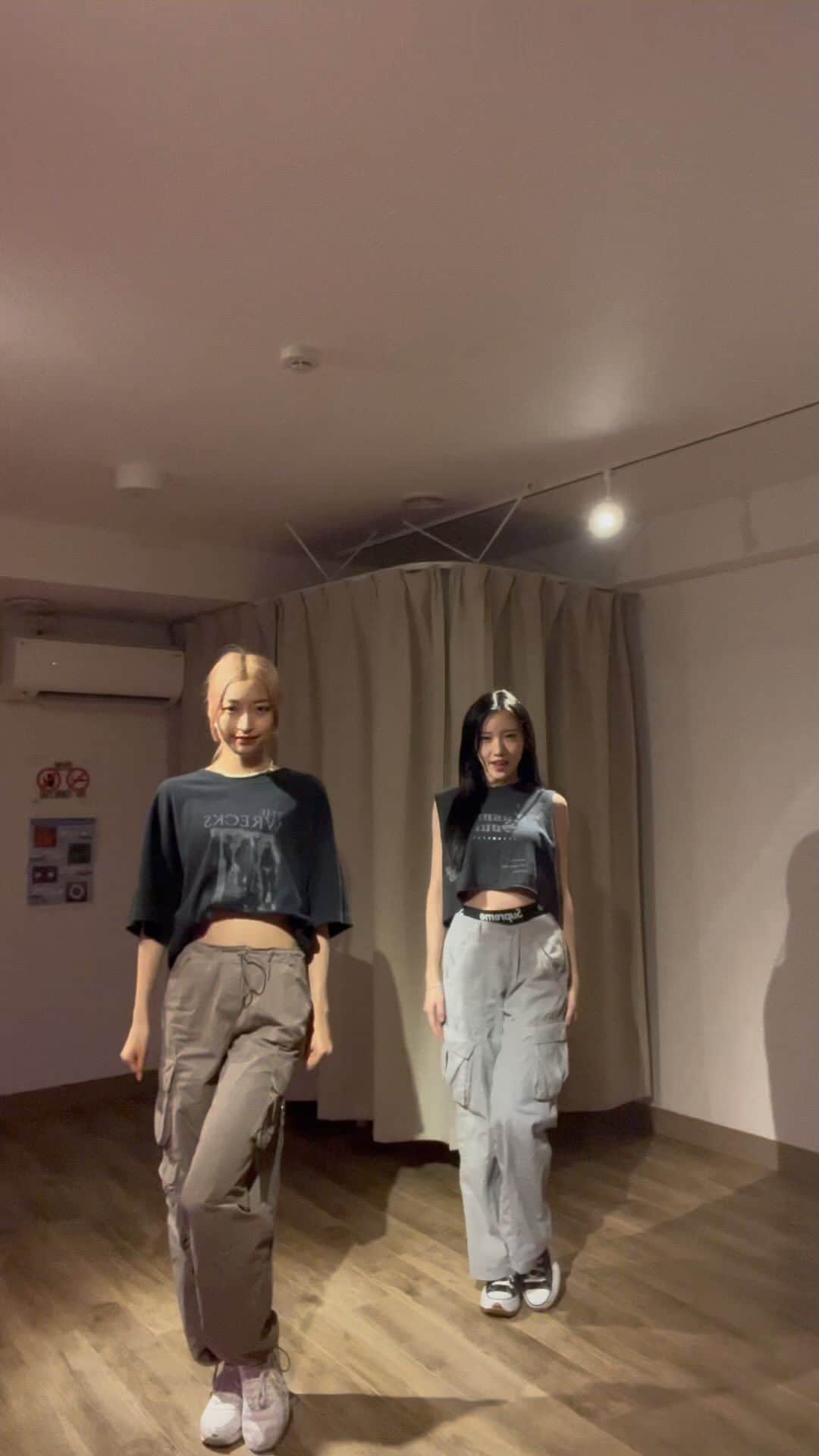 山内若杏名のインスタグラム：「Shhh🤫💋 @kissoflife_s2   #Shhh #쉿 #kissoflife #키스오브라이프  #kpop #dance #릴스」
