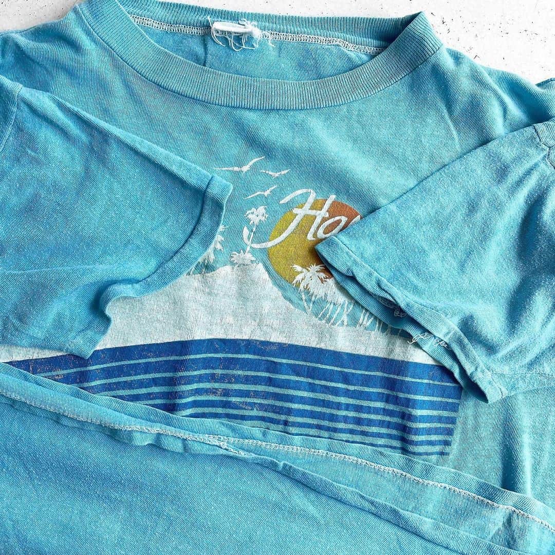 DROP...vintage select shopさんのインスタグラム写真 - (DROP...vintage select shopInstagram)「1970s HAWAII Sunset Print souvenir T-shirt  面白いくらい非常に横長なシルエット☀️」7月22日 18時34分 - tokyo_drop