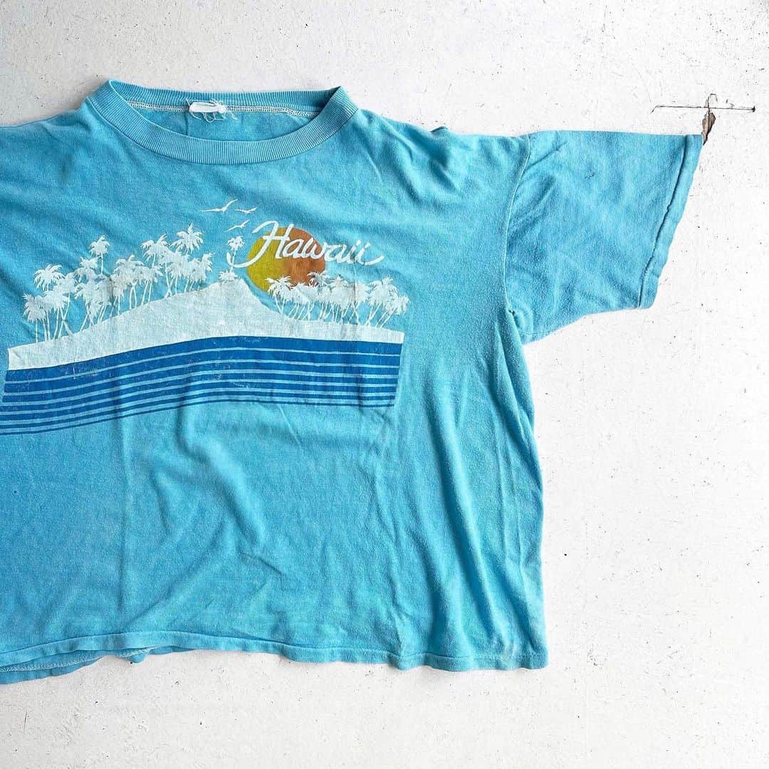 DROP...vintage select shopさんのインスタグラム写真 - (DROP...vintage select shopInstagram)「1970s HAWAII Sunset Print souvenir T-shirt  面白いくらい非常に横長なシルエット☀️」7月22日 18時34分 - tokyo_drop