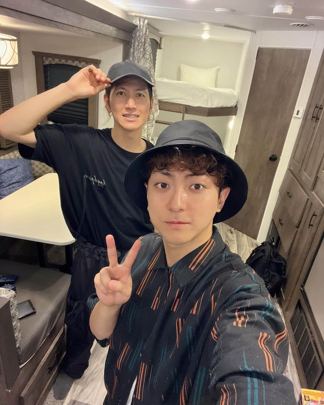 きょんさんのインスタグラム写真 - (きょんInstagram)「2人でトレーラーハウスー！」7月22日 18時45分 - kyon.kyonkuma