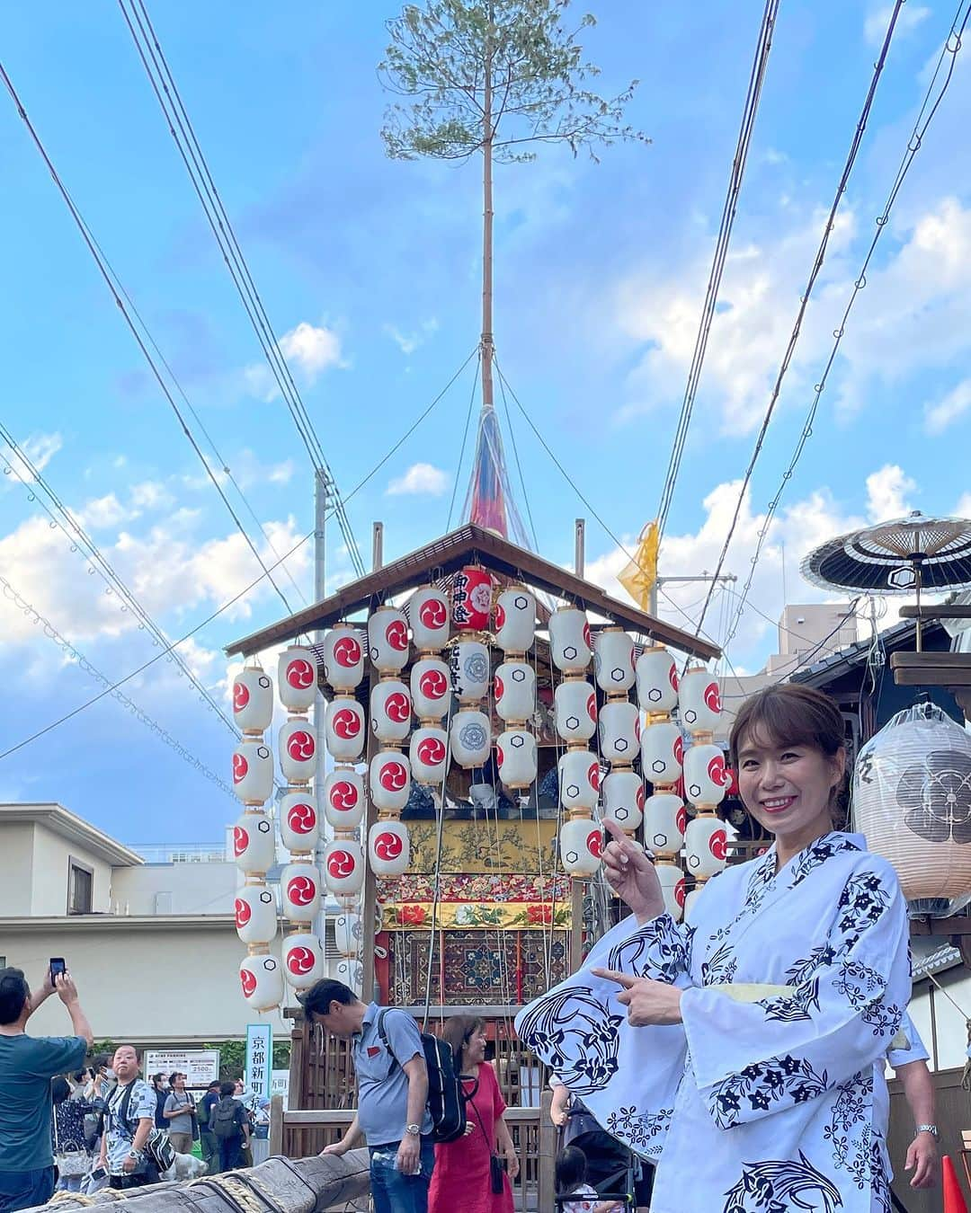 河島あみるさんのインスタグラム写真 - (河島あみるInstagram)「NHK BS 祇園祭の夜 まもなく19時スタートですよ🙋‍♀️  #祇園祭#後祭#北観音山 #kyotogram」7月22日 18時38分 - amiru_kawashima