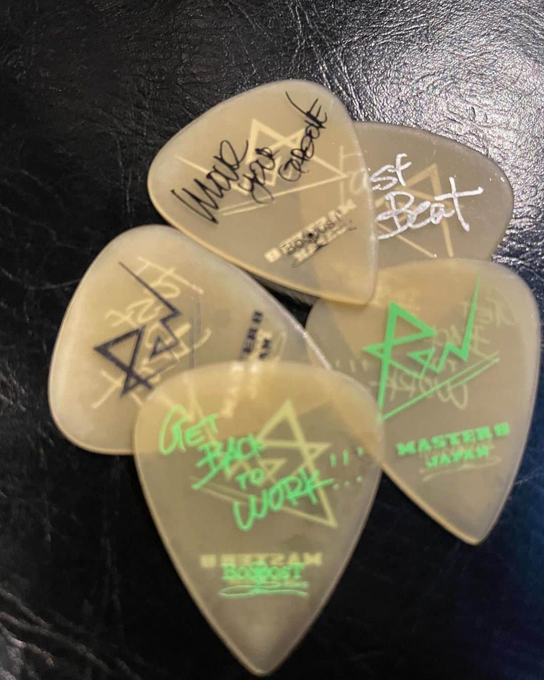 ReNさんのインスタグラム写真 - (ReNInstagram)「New newなピック🤤 秋のツアー楽しみだ〜  @master8japanguitarpicks」7月22日 18時40分 - renstar.gram