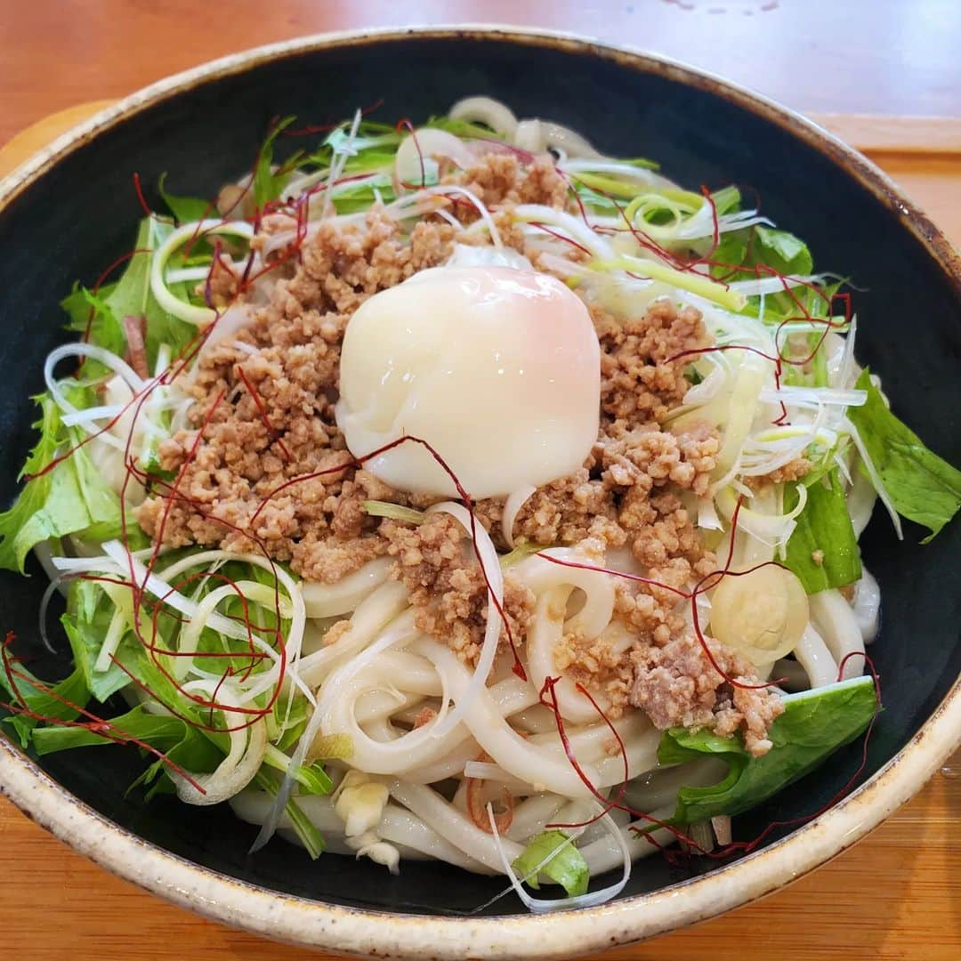 田畑竜介のインスタグラム：「最近の麺たち🍜  #福岡市中央区グルメ  #うどん #うどん日和  #香味野菜と豚そぼろの胡麻だしぶっかけうどん  #素麺 #おうち素麺 #ぶっかけ素麺  #荒尾市 #荒尾市グルメ  #ラーメン #一龍 #大盛ラーメン  #資さんうどん #肉ゴボ天うどん  #肉ごぼう天うどん #おでん #牛スジ」
